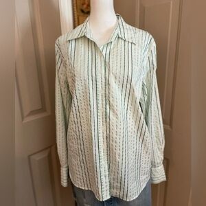 Izod white/green striped button down long sleeve women’s poly blend top. Size L.